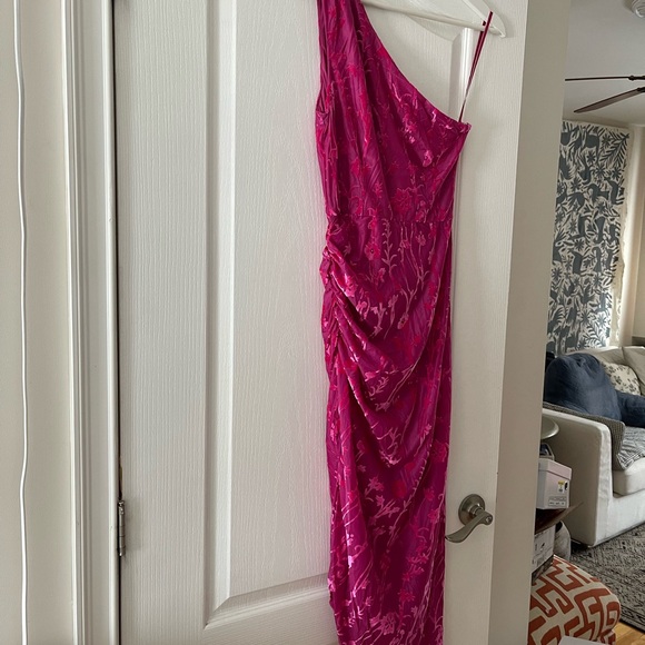 Anthropologie Hutch One Shoulder Ruched Velvet Dress - Picture 4 of 7